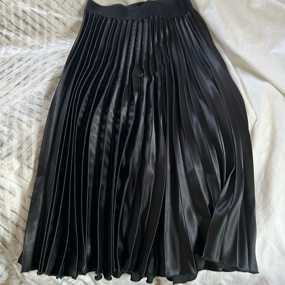 Love Ady pleated midi skirt
